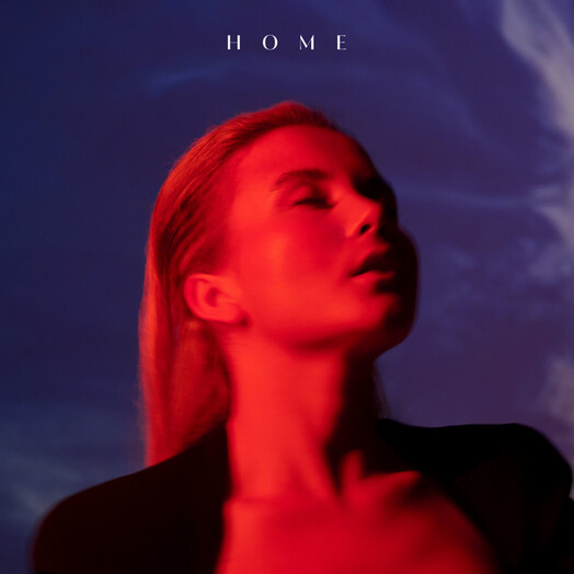 Emma Steinbakken / Home